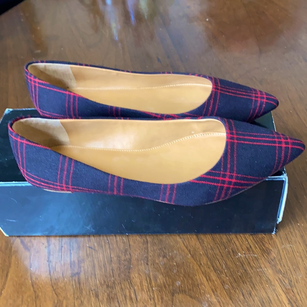 20:07  JCrew Plaid Pointed Flats - Picture 4 of 12
